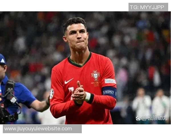 C罗传中意外反弹安吉洛破门胜利队在第30分钟成功扳平比分